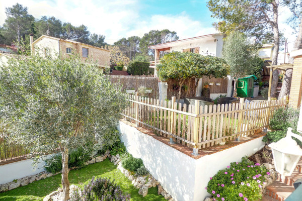 #30110 - Villa Can Xum | Holiday Rentals | Hello Homes Sitges