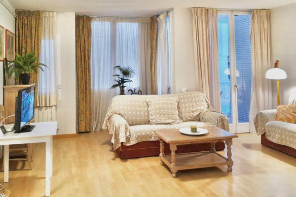 Modern, Well-Appointed Room