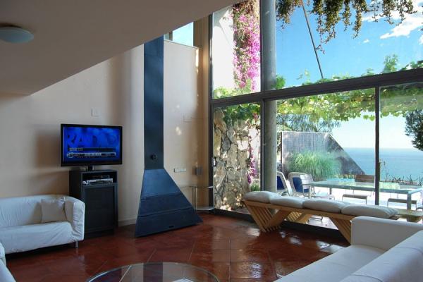 #3195 - CASA ROCA | Holiday Rentals | Hello Homes Sitges