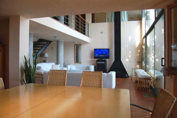 #3202 - CASA ROCA | Holiday Rentals | Hello Homes Sitges