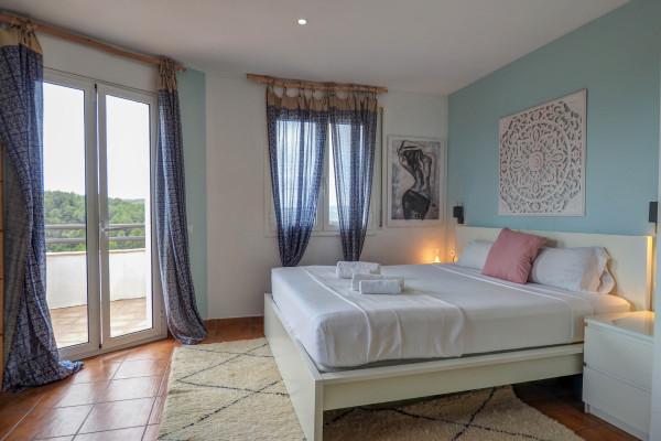 #32701 - Villa Elysian | Holiday Rentals | Hello Homes Sitges