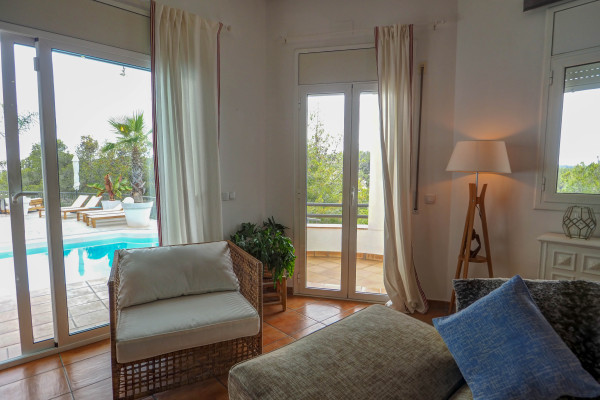#32721 - Villa Elysian | Holiday Rentals | Hello Homes Sitges