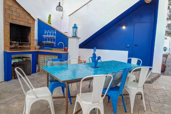 #32725 - Villa Elysian | Holiday Rentals | Hello Homes Sitges
