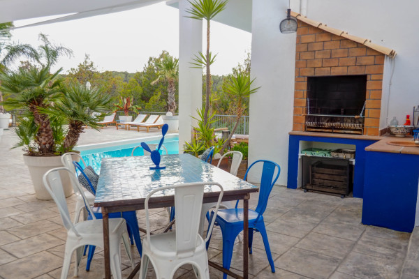 #32727 - Villa Elysian | Holiday Rentals | Hello Homes Sitges