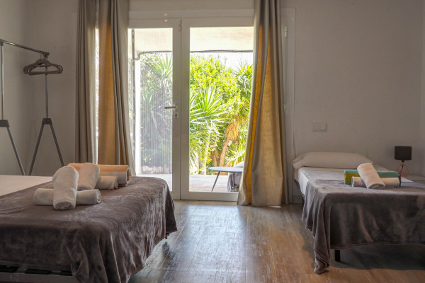 #32756 - Villa Talaya | Holiday Rentals | Hello Homes Sitges