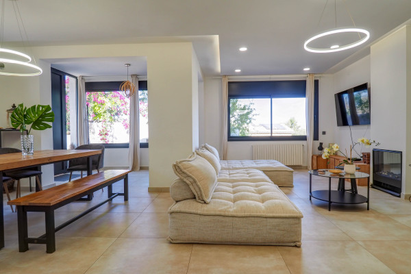  - Casa Avril