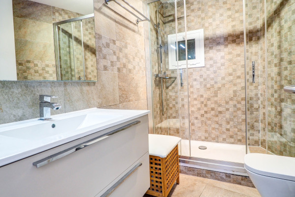 Baño - Aolani Apartment