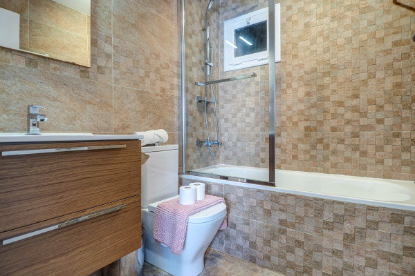 Baño - Aolani Apartment