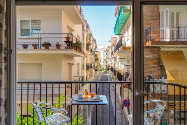 #33757 - Zafiro Apartment | Lomavuokraus | Hello Homes Sitges