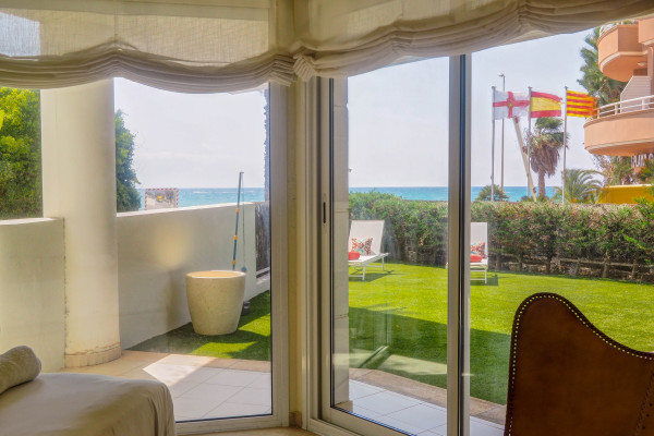 #33963 - Luxury Seaview Apartment | Holiday Rentals | Hello Homes Sitges