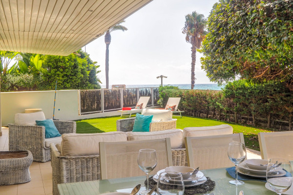 #33982 - Luxury Seaview Apartment | Lomavuokraus | Hello Homes Sitges