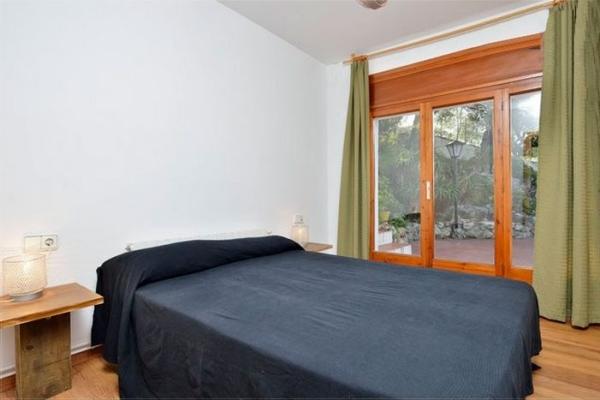 #3468 - Lux | Holiday Rentals | Hello Homes Sitges