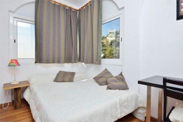 #3470 - Lux | Holiday Rentals | Hello Homes Sitges