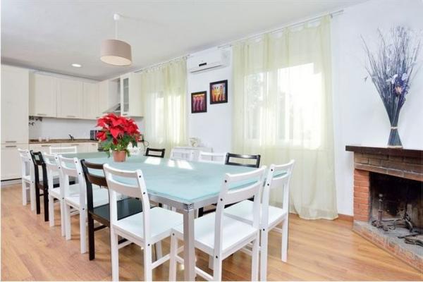 #3486 - Lux | Holiday Rentals | Hello Homes Sitges