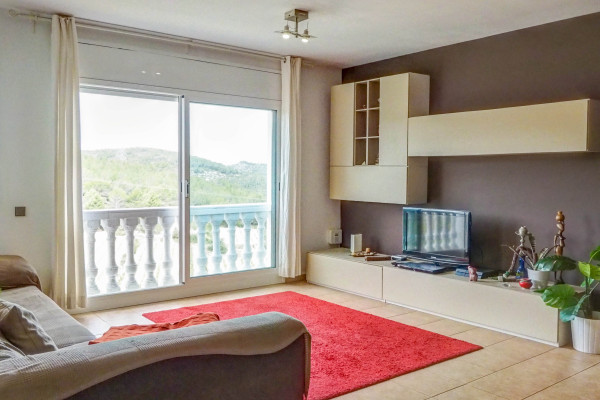 #35952 - Villa Papallona | Holiday Rentals | Hello Homes Sitges