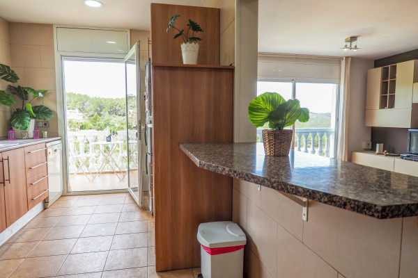 #35955 - Villa Papallona | Holiday Rentals | Hello Homes Sitges