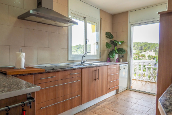 #35956 - Villa Papallona | Holiday Rentals | Hello Homes Sitges