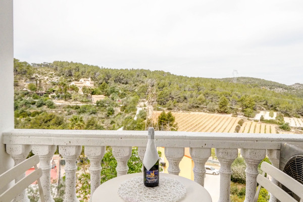 #35959 - Villa Papallona | Holiday Rentals | Hello Homes Sitges