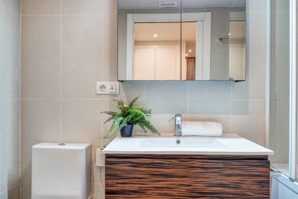 #37100 - Luxe Apartment | Holiday Rentals | Hello Homes Sitges