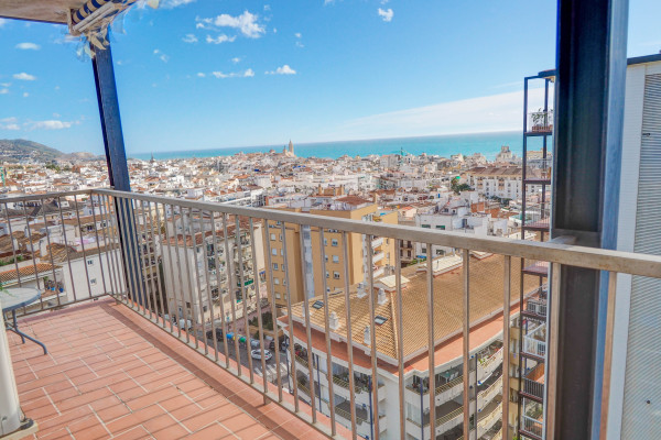 #37287 - Diamond | Holiday Rentals | Hello Homes Sitges