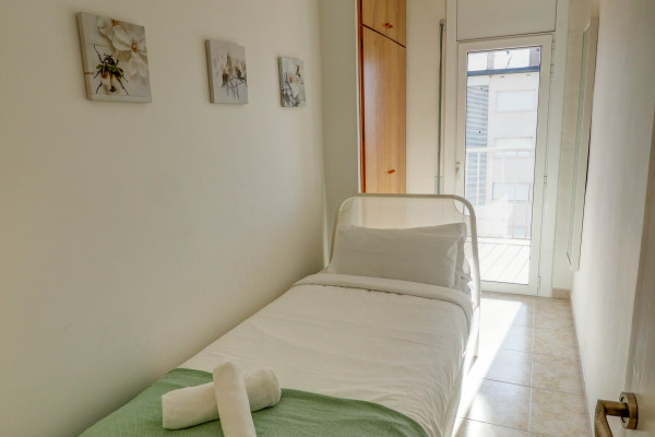 #37305 - Diamond | Holiday Rentals | Hello Homes Sitges