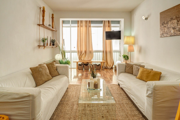 #37873 - Espalter White | Lomavuokraus | Hello Homes Sitges