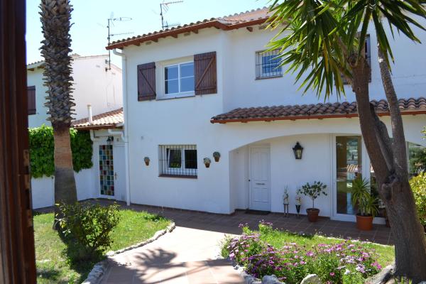 #3814 - Cute house with swimming Pool | Lloguer Turístic | Hello Homes Sitges