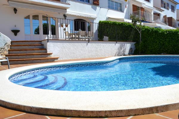 #3824 - Cute house with swimming Pool | Lloguer Turístic | Hello Homes Sitges