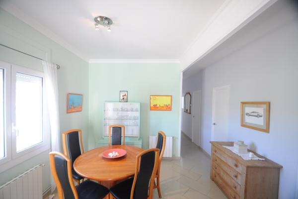 #3834 - Apartment in the center | Holiday Rentals | Hello Homes Sitges