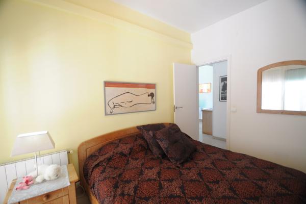 #3835 - Apartment in the center | Holiday Rentals | Hello Homes Sitges