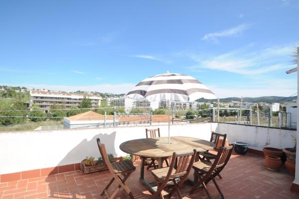 #3838 - Apartment in the center | Holiday Rentals | Hello Homes Sitges