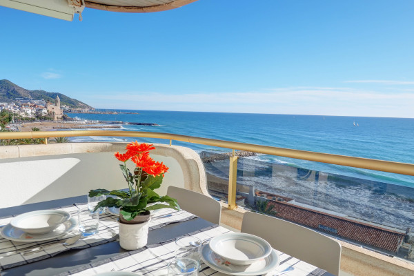 #38887 - Ocean Skyline Penthouse | Lomavuokraus | Hello Homes Sitges