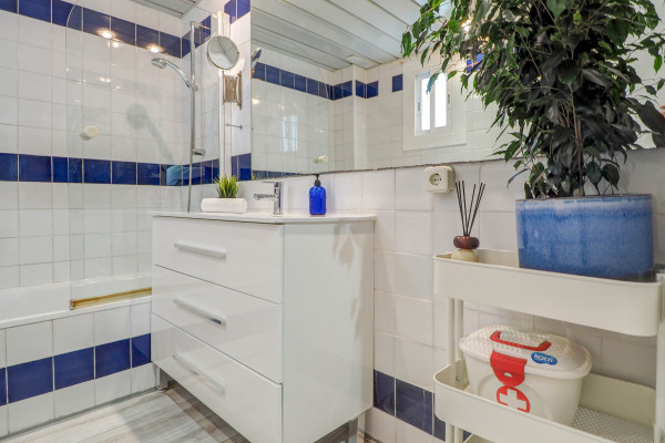 #39261 - The Beach Studio | Holiday Rentals | Hello Homes Sitges