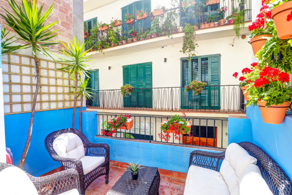 #39330 - Charming Patio | Lomavuokraus | Hello Homes Sitges