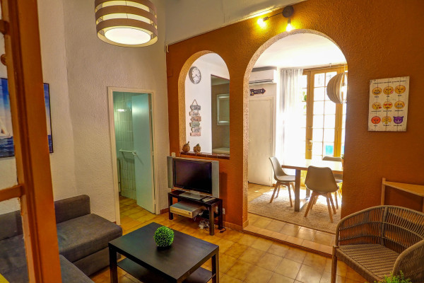 #39332 - Charming Patio | Holiday Rentals | Hello Homes Sitges