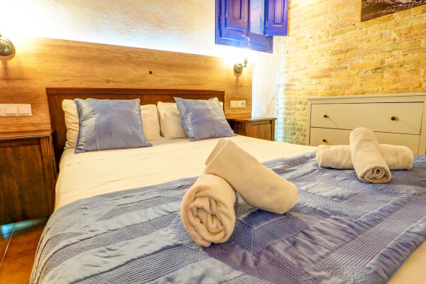 #39334 - Charming Patio | Holiday Rentals | Hello Homes Sitges