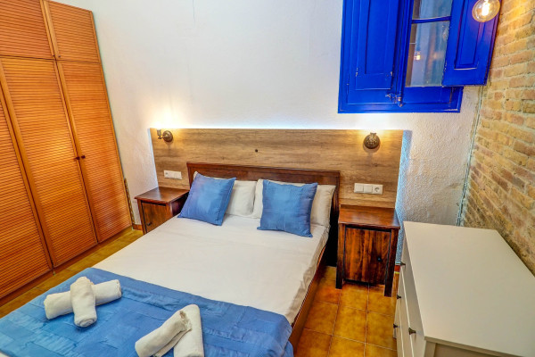 #39352 - Charming Patio | Holiday Rentals | Hello Homes Sitges
