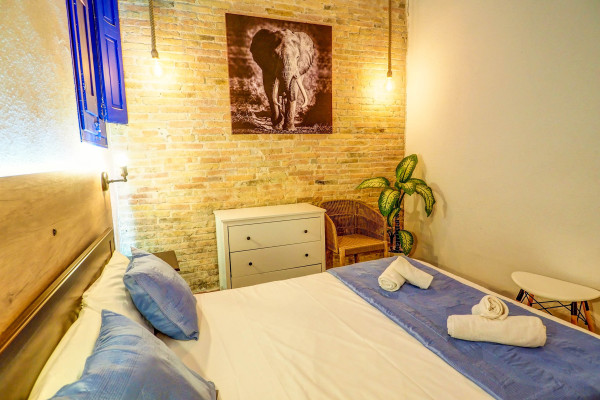 #39354 - Charming Patio | Holiday Rentals | Hello Homes Sitges