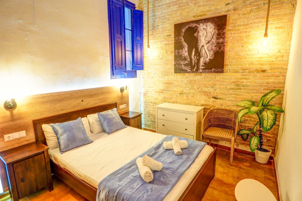 #39358 - Charming Patio | Holiday Rentals | Hello Homes Sitges