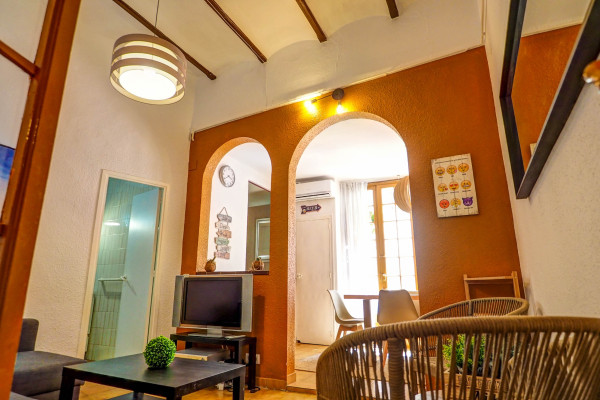 #39362 - Charming Patio | Holiday Rentals | Hello Homes Sitges