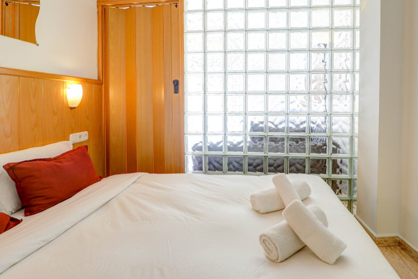 #39516 - Bonaire Apartment | Holiday Rentals | Hello Homes Sitges