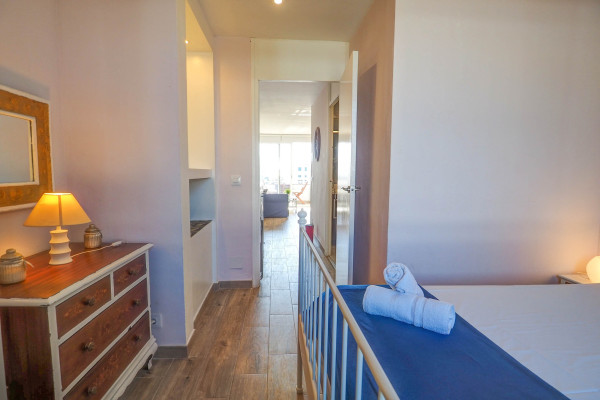 #39557 - Seaside Cozy Apartment | Holiday Rentals | Hello Homes Sitges