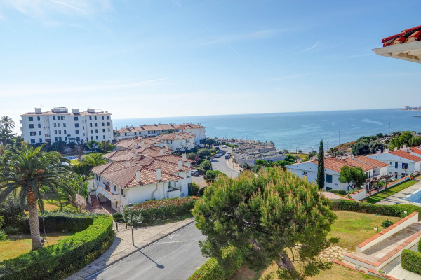 #39560 - Seaside Cozy Apartment | Holiday Rentals | Hello Homes Sitges
