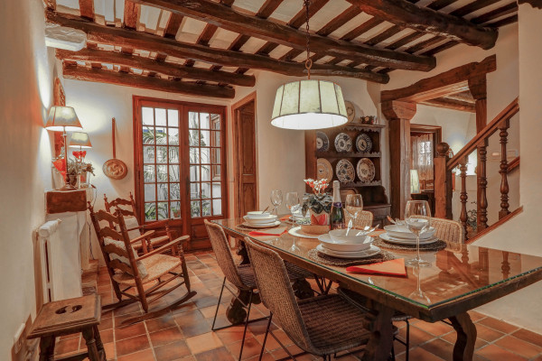 #39590 - Beach Villa Aralinn | Holiday Rentals | Hello Homes Sitges