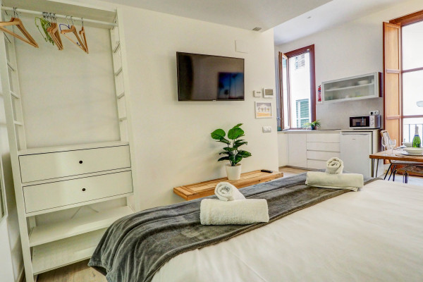 #39680 - The Green Oasis | Holiday Rentals | Hello Homes Sitges