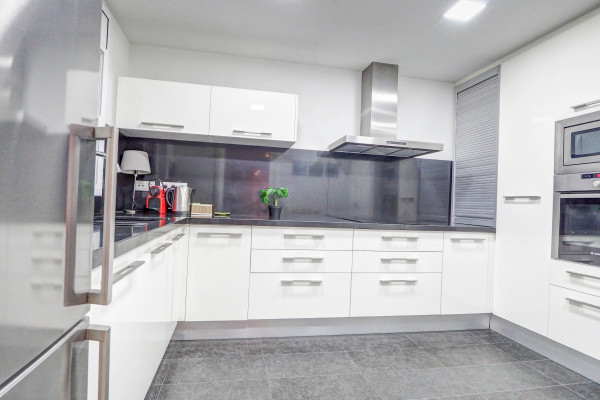 #39804 - Luxe Apartment | Holiday Rentals | Hello Homes Sitges