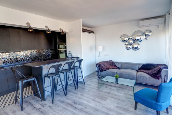 #39949 - Chic Sea View Apartment | Ferieudlejning | Hello Homes Sitges