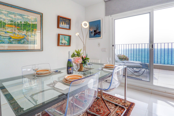 #40010 - Marina Duplex | Ferieudlejning | Hello Homes Sitges