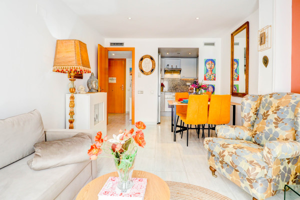 #40129 - Casa Rainbow | Lomavuokraus | Hello Homes Sitges
