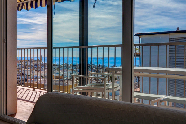 #40359 - Diamond | Holiday Rentals | Hello Homes Sitges